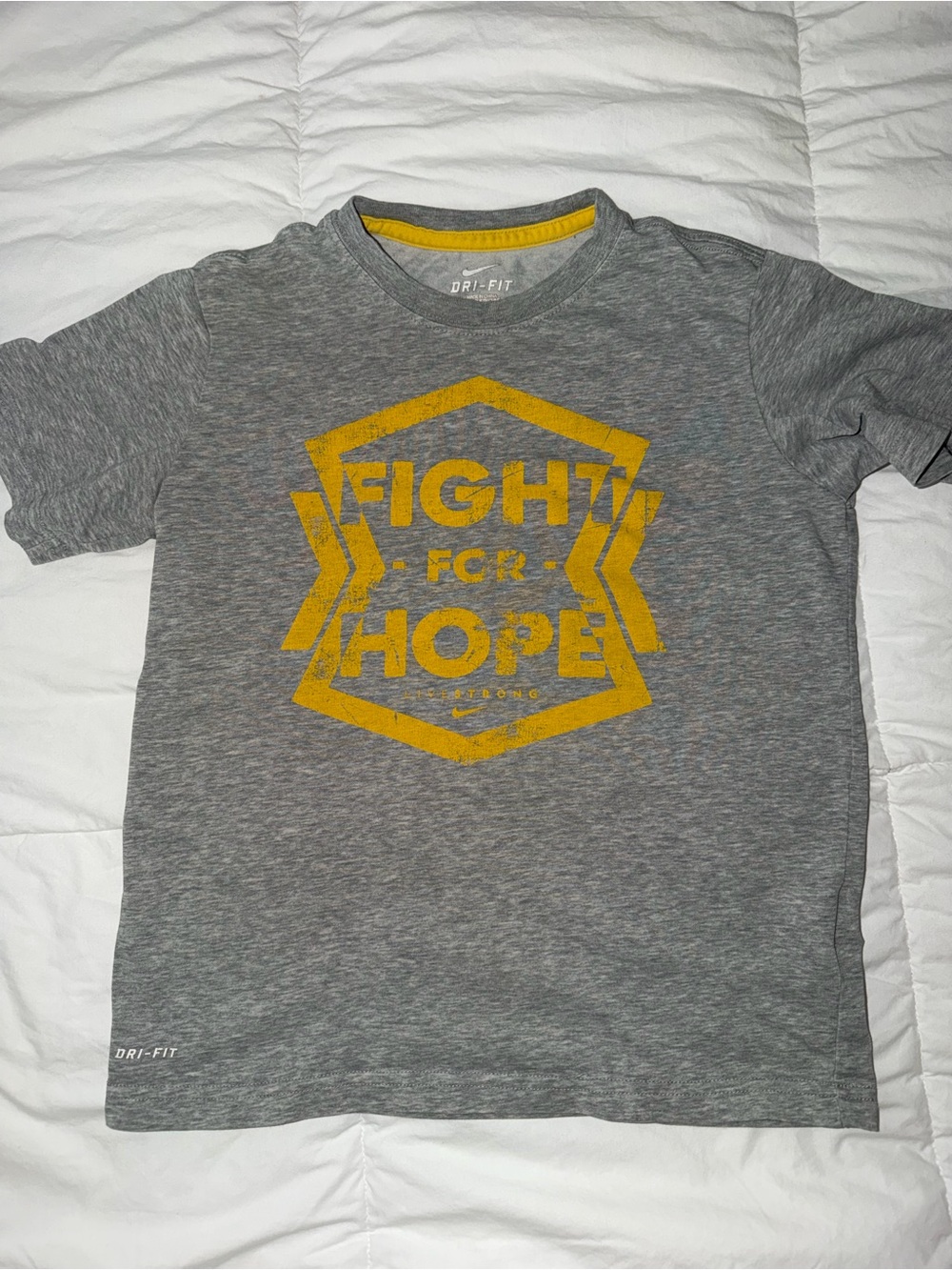 Nike Kids' Gray Dri-FIT 'Fight for Hope' Short Sleeve Tee small